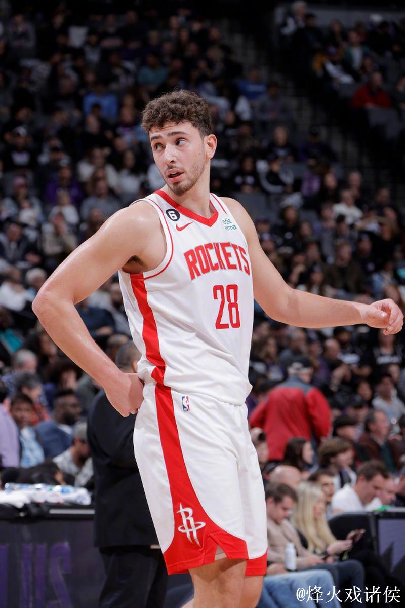 火箭官推晒申京赛照:豪取33分10篮板10助攻2抢断 火箭官推晒申京赛照:豪取33分10篮板10助攻2抢断