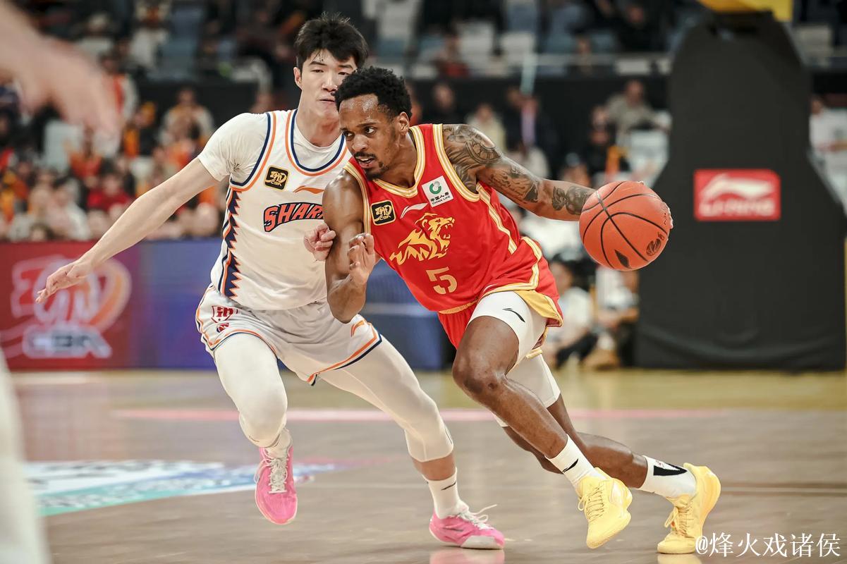 CBA赛场关键制胜人物揭晓,各队外援成焦点 CBA赛场关键制胜人物揭晓,各队外援成焦点